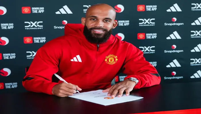 Resmi Gabung Manchester United